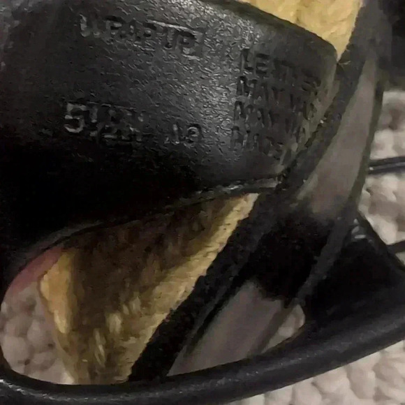 Gianni Bini Black leather Wedge Sandals - Picture 2 of 8